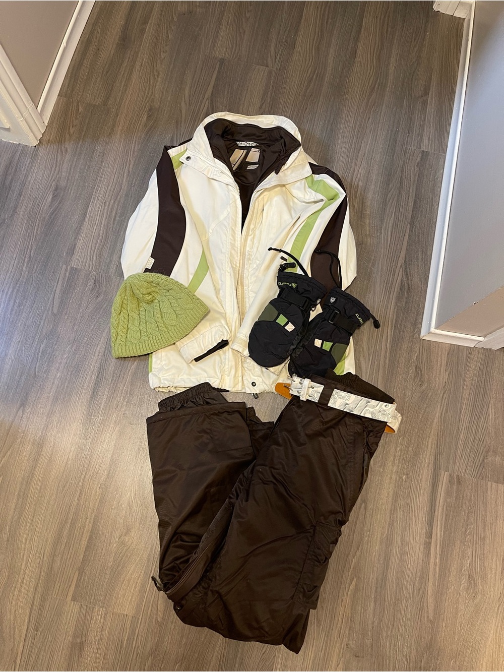 Girls’ Matching Winter Jacket, Snow Pants, Hat and Gloves (Size Large)
